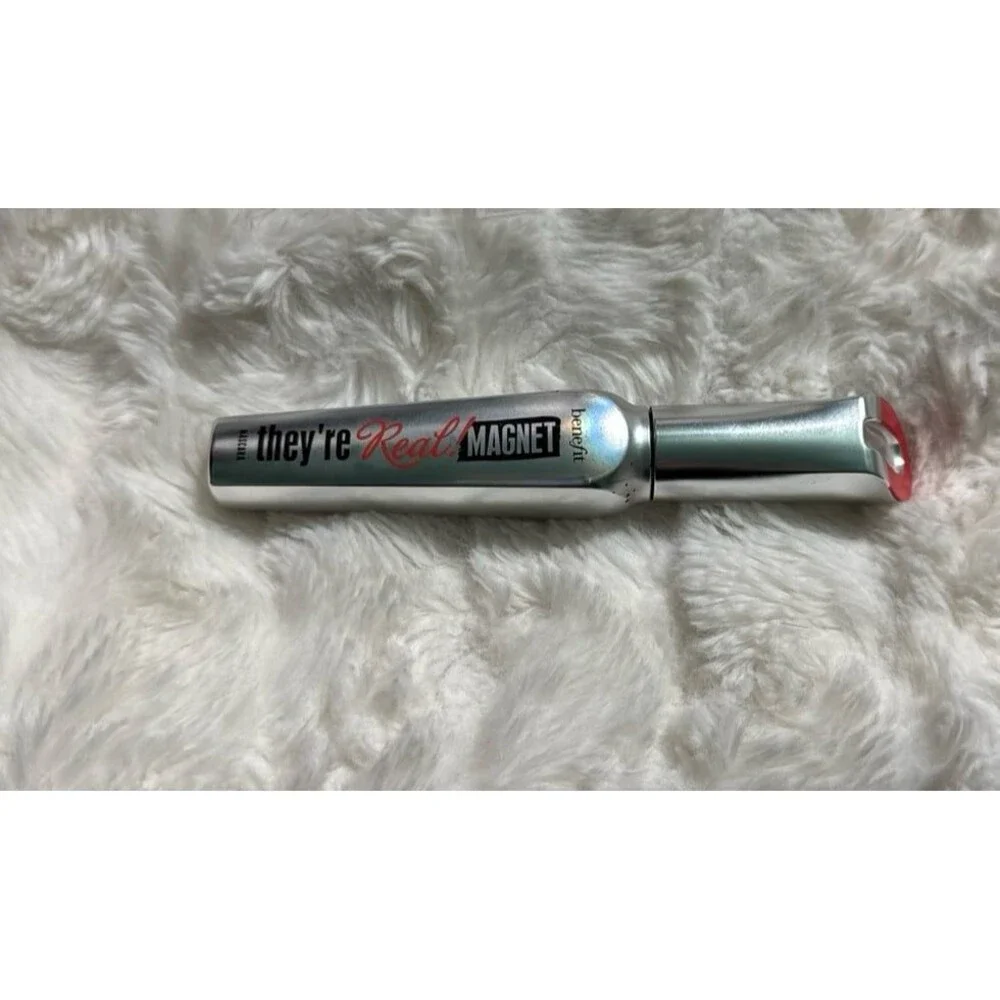 they’re real magnet extreme lengthening mascara